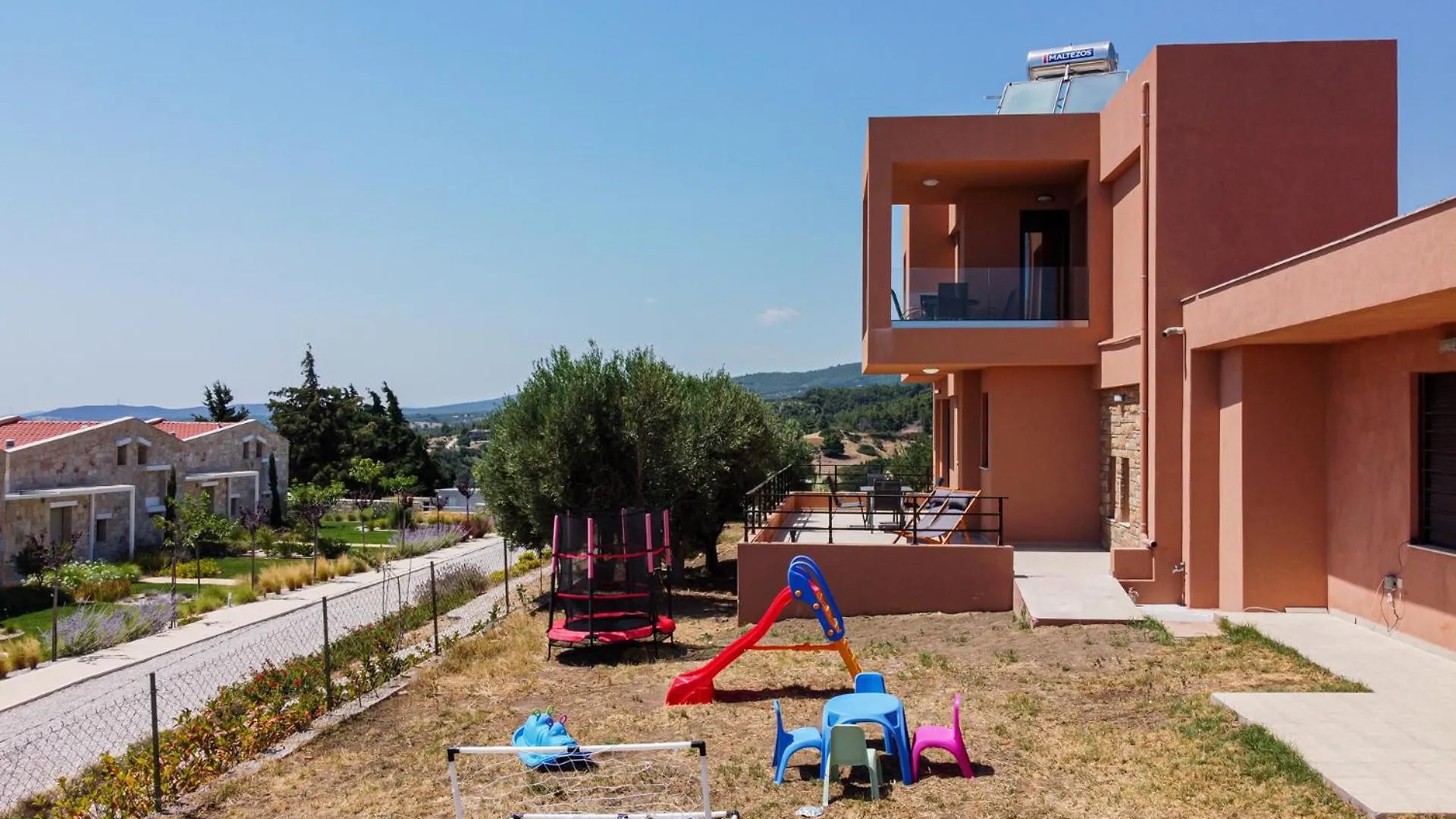 Top Hill Deluxe Maison & Suite, Sea View, Nikiti Apartment
